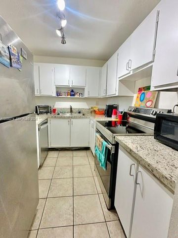 9301 SW 92nd Avenue A407, Miami, FL 33176