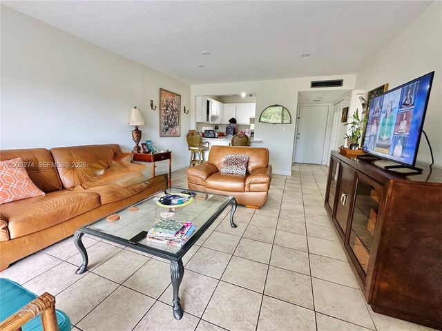 9301 SW 92nd Avenue A407, Miami, FL 33176