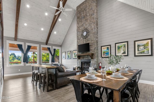 828 Beanstalk Road, Gatlinburg, TN 37738