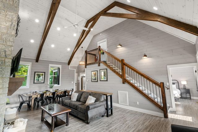 828 Beanstalk Road, Gatlinburg, TN 37738