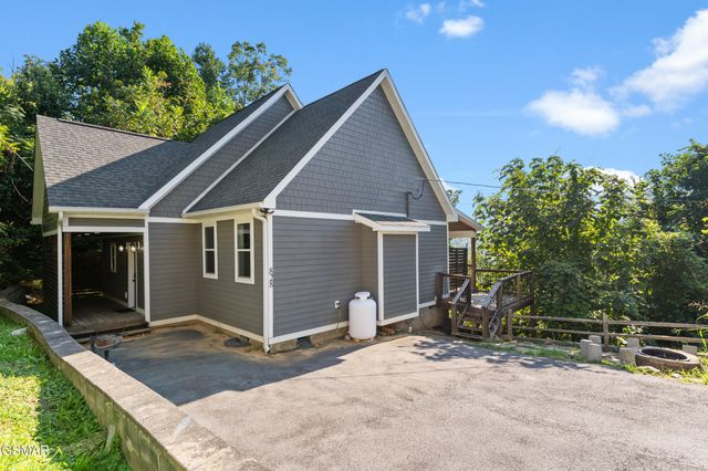 828 Beanstalk Road, Gatlinburg, TN 37738