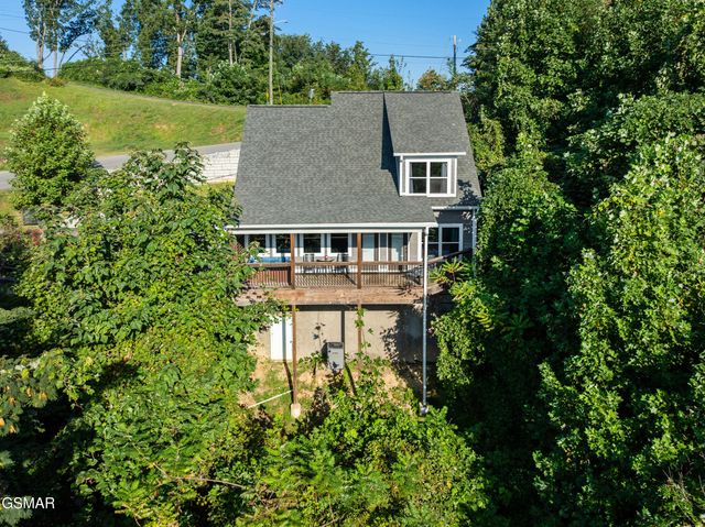 828 Beanstalk Road, Gatlinburg, TN 37738