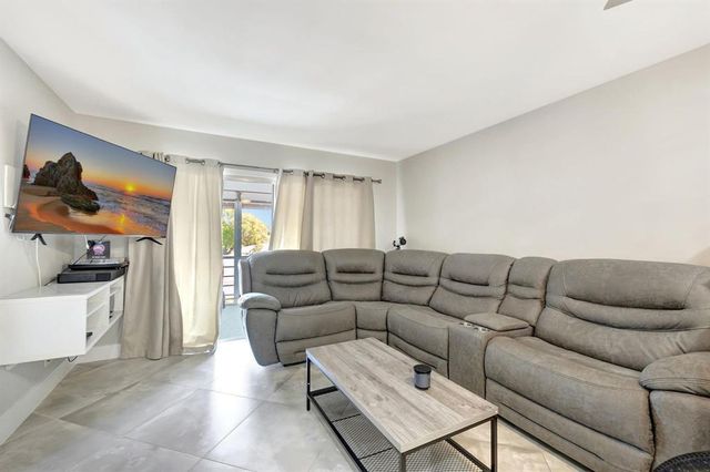 8605 W Sample Road 311, Coral Springs, FL 33065