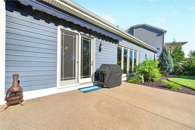 202 Indian Ridge Ln, North Strabane, PA 15317
