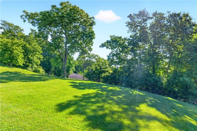 202 Indian Ridge Ln, North Strabane, PA 15317