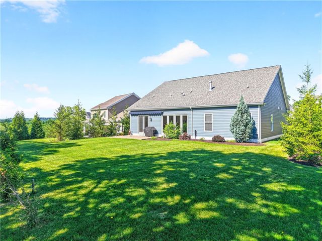 202 Indian Ridge Ln, North Strabane, PA 15317