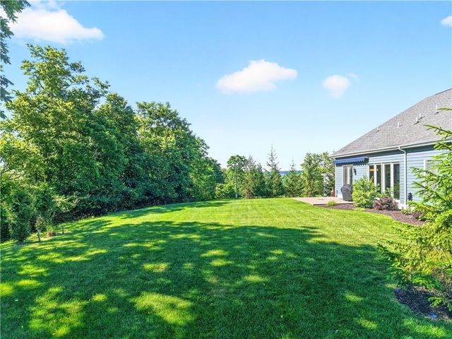 202 Indian Ridge Ln, North Strabane, PA 15317
