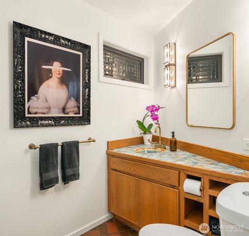 7515 SE 76th Street, Seattle, WA 98040