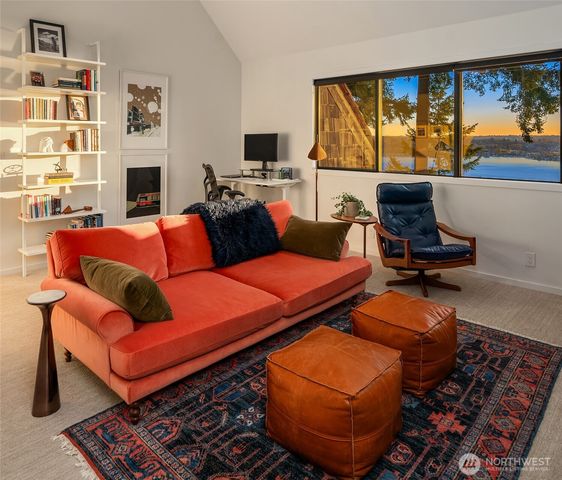 7515 SE 76th Street, Seattle, WA 98040