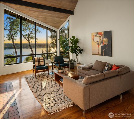 7515 SE 76th Street, Seattle, WA 98040