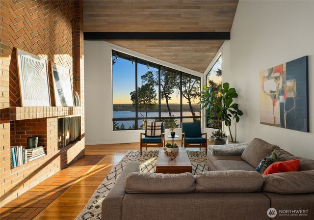 7515 SE 76th Street, Seattle, WA 98040