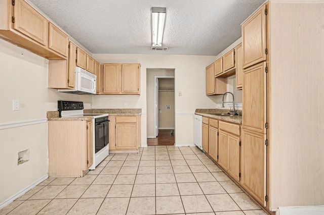 4216 Fernleaf Drive, Fort Worth, TX 76137