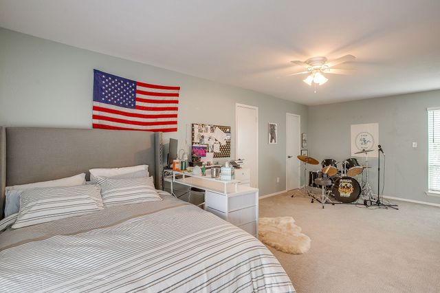 3928 Stonehenge Road, Fort Worth, TX 76109