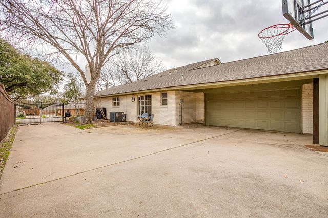 3928 Stonehenge Road, Fort Worth, TX 76109