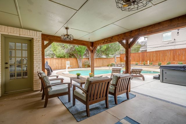 3928 Stonehenge Road, Fort Worth, TX 76109