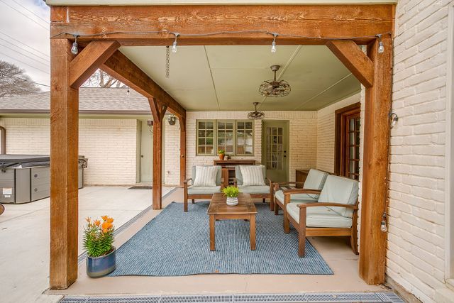 3928 Stonehenge Road, Fort Worth, TX 76109