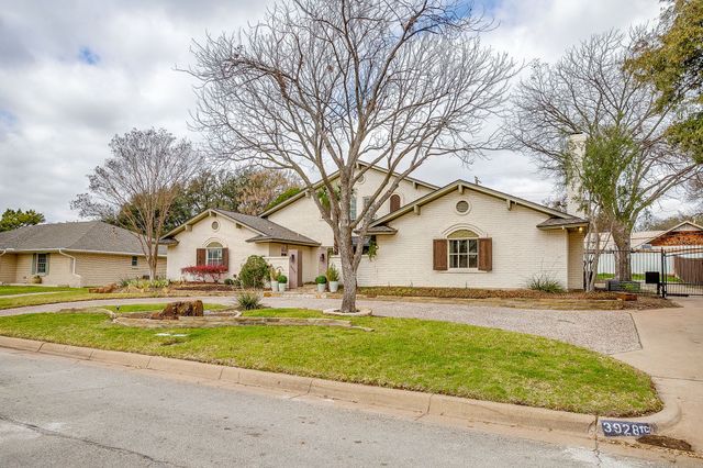 3928 Stonehenge Road, Fort Worth, TX 76109