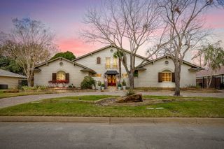 3928 Stonehenge Road, Fort Worth, TX 76109