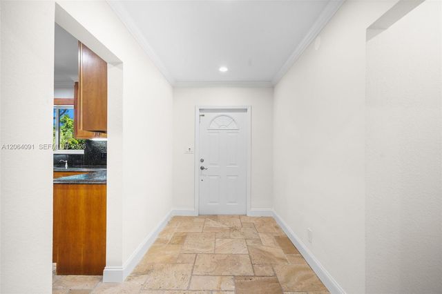 6200 Pine Ter, Plantation, FL 33317