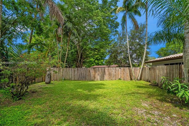 6200 Pine Ter, Plantation, FL 33317
