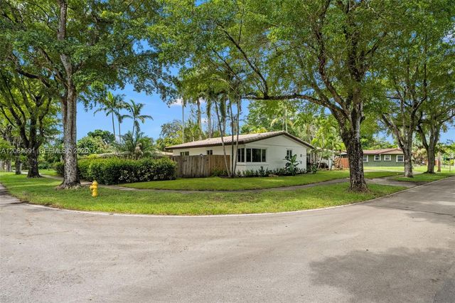 6200 Pine Ter, Plantation, FL 33317