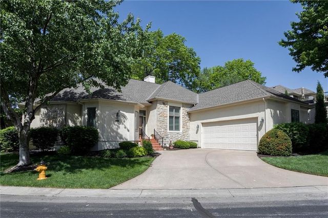 9118 Walmer Street, Overland Park, KS 66212