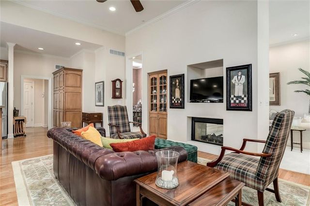 9118 Walmer Street, Overland Park, KS 66212