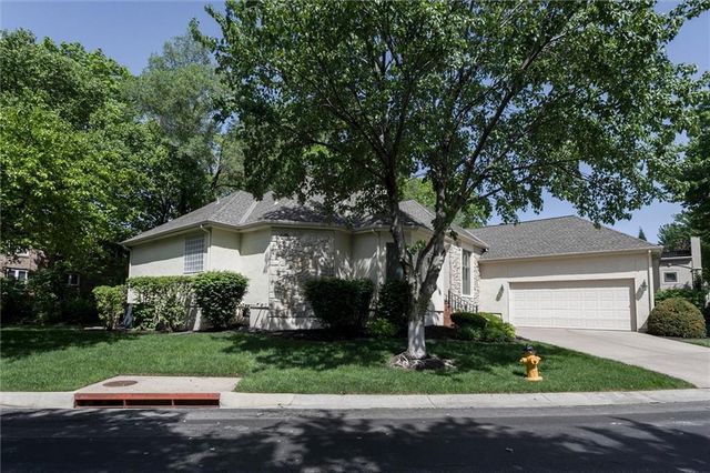 9118 Walmer Street, Overland Park, KS 66212