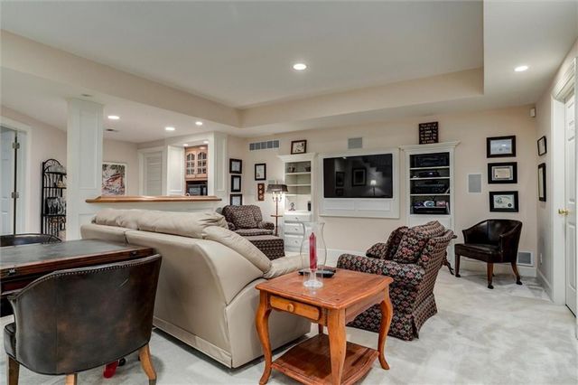 9118 Walmer Street, Overland Park, KS 66212