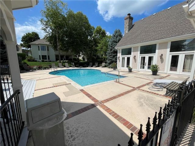 9118 Walmer Street, Overland Park, KS 66212