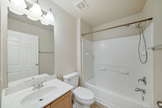 8230 GRISSOM CIR, San Antonio, TX 78251