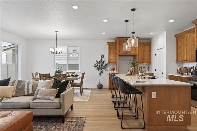 1982 W Declan Ct, Kuna, ID 83634