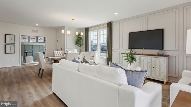 132 DELHAAS CIR, Bristol, PA 19007