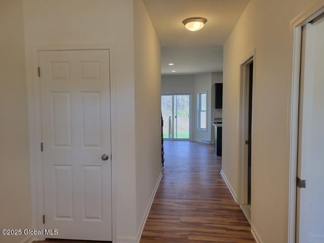 933 Ridgeview Circle, Castleton-on-hudson, NY 12033