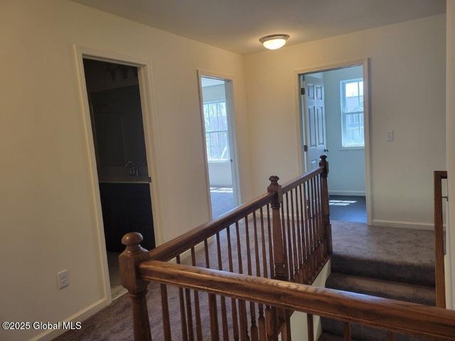 933 Ridgeview Circle, Castleton-on-hudson, NY 12033