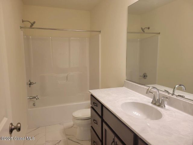 933 Ridgeview Circle, Castleton-on-hudson, NY 12033