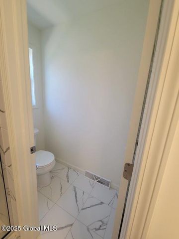 933 Ridgeview Circle, Castleton-on-hudson, NY 12033