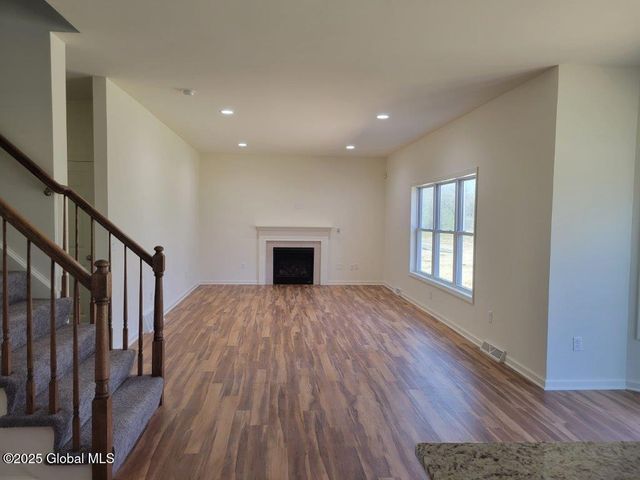 933 Ridgeview Circle, Castleton-on-hudson, NY 12033