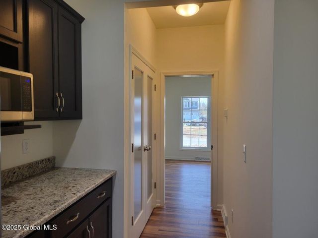 933 Ridgeview Circle, Castleton-on-hudson, NY 12033