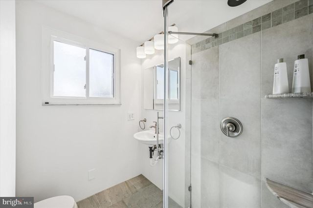 512 MEDIA PKWY, Wallingford, PA 19086