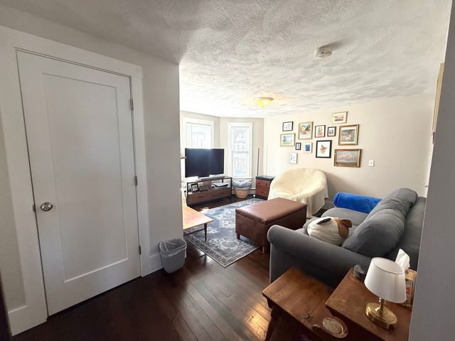 8 Lowden Ave. 2, Somerville, MA 02144