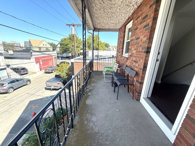 8 Lowden Ave. 2, Somerville, MA 02144
