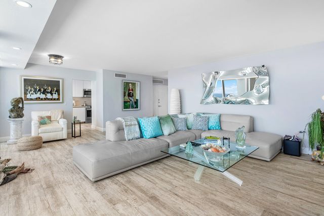 2800 S Ocean Boulevard L-17, Boca Raton, FL 33432