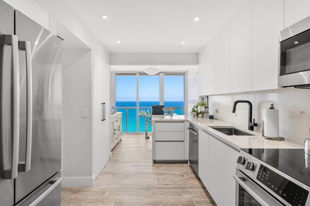 2800 S Ocean Boulevard L-17, Boca Raton, FL 33432