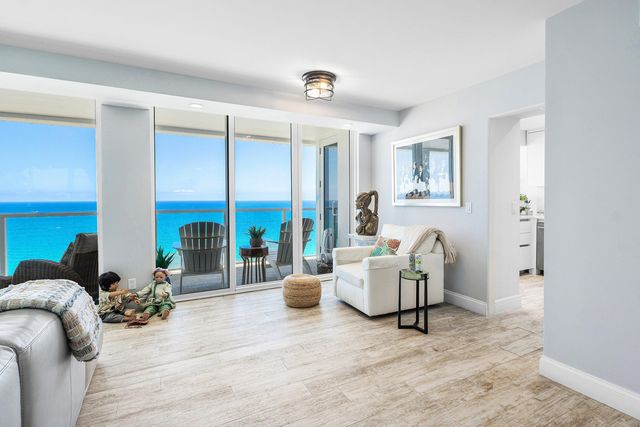 2800 S Ocean Boulevard L-17, Boca Raton, FL 33432