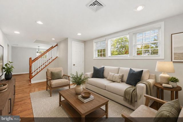 1514 AIDEN DR, Woodbridge, VA 22191