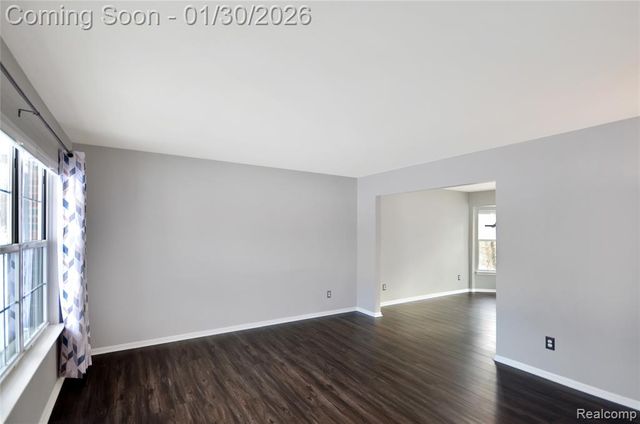 1041 Walloon Court, Lake Orion, MI 48360