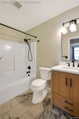 1041 Walloon Court, Lake Orion, MI 48360