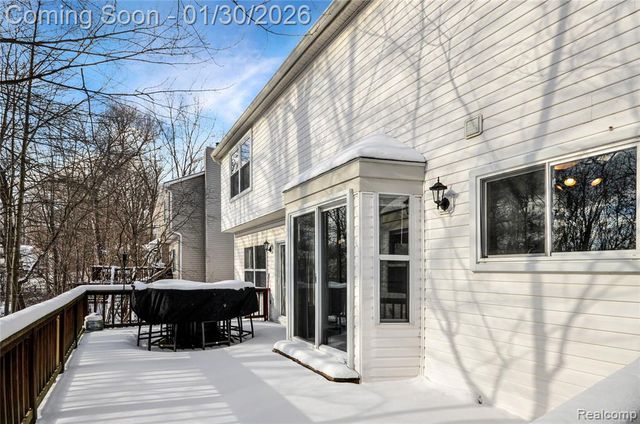 1041 Walloon Court, Lake Orion, MI 48360