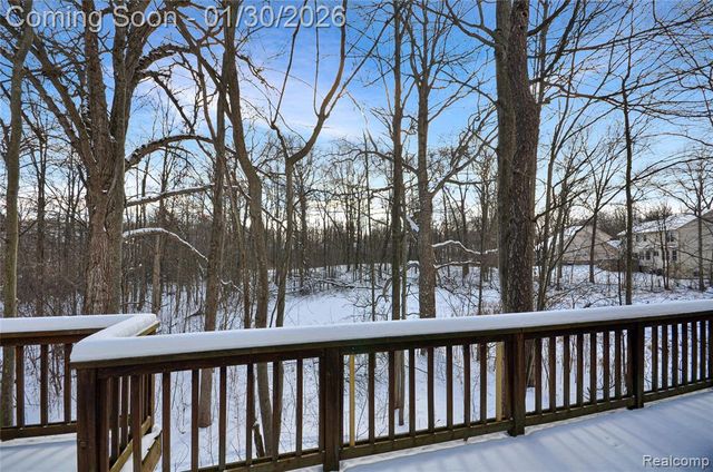 1041 Walloon Court, Lake Orion, MI 48360